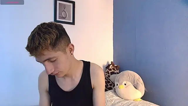 Erick Taylor3 online show from June 18, 7:51 pm
