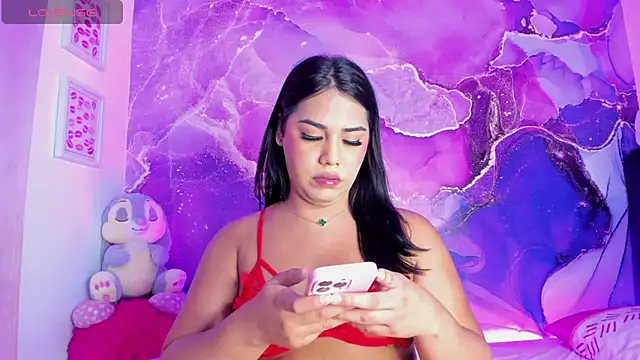 Snapshot of mishelbubble chatting on November 25, 3:56 pm mishelbubble online show from November 25, 3:56 pm