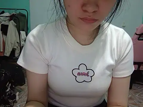 Snapshot of May2k2 chatting on November 5, 2:44 am May2k2 online show from November 5, 2:44 am