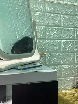 May2k2 online show from February 3, 1:37 am