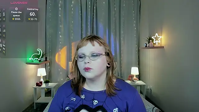 Snapshot of LottieReed chatting on October 31, 5:03 pm LottieReed online show from October 31, 5:03 pm