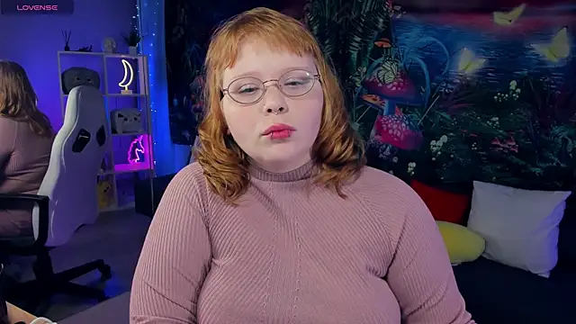 Snapshot of LottieReed chatting on November 28, 5:04 pm LottieReed online show from November 28, 5:04 pm