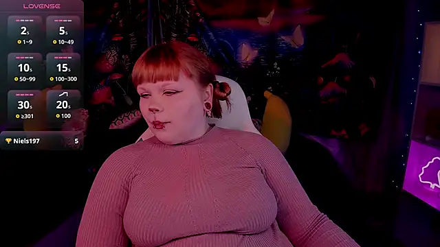 Snapshot of LottieReed chatting on March 15, 4:46 pm LottieReed online show from March 15, 4:46 pm