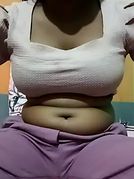 CUTIE BOLD GIRL online show from May 2, 11:48 am