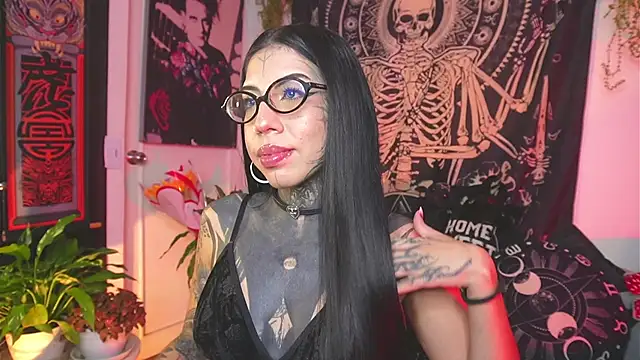 Dalia Vorhees online show from June 10, 1:39 am