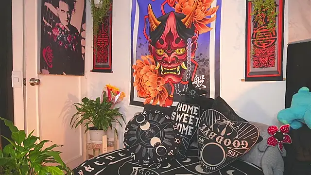 Dalia Vorhees online show from July 3, 2:40 am