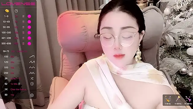 Snapshot of Monica-666888- chatting on May 8, 5:57 am Monica-666888- online show from May 8, 5:57 am