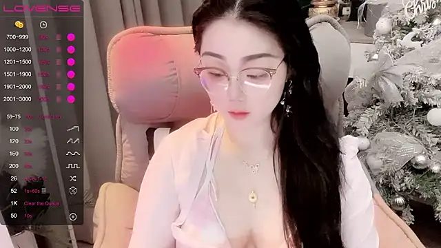 Snapshot of Monica-666888- chatting on May 8, 6:13 pm Monica-666888- online show from May 8, 6:13 pm