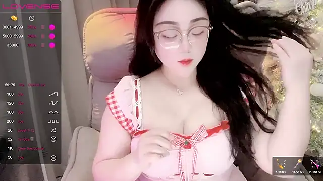 Snapshot of Monica-666888- chatting on May 13, 10:17 pm Monica-666888- online show from May 13, 10:17 pm