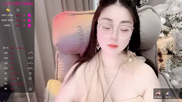 Snapshot of Monica-666888- chatting on May 17, 4:43 am Monica-666888- online show from May 17, 4:43 am
