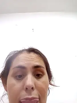 Snapshot of blanca24325 chatting on November 19, 4:45 am blanca24325 online show from November 19, 4:45 am