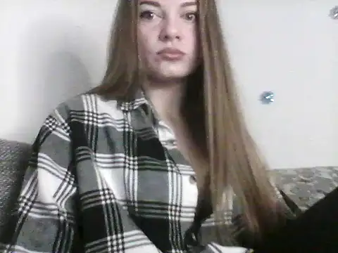 Snapshot of EllaMoonlight chatting on November 6, 9:15 pm EllaMoonlight online show from November 6, 9:15 pm