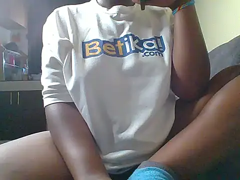 Snapshot of bootiee chatting on October 24, 6:21 am bootiee online show from October 24, 6:21 am