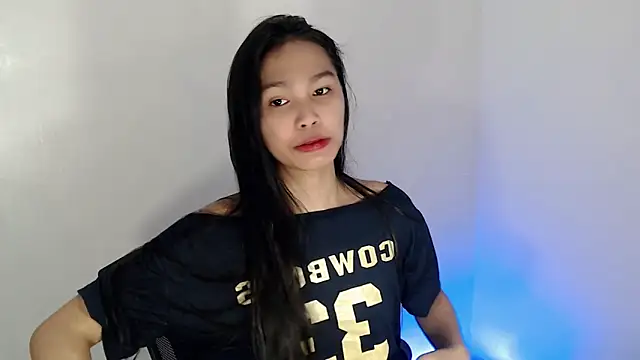 Snapshot of _Lachica_ chatting on October 23, 11:24 pm Lachica online show from October 23, 11:24 pm