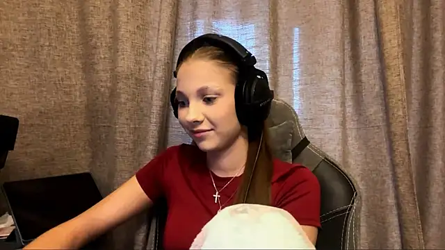 Snapshot of Softixq chatting on October 29, 1:13 pm Softixq online show from October 29, 1:13 pm