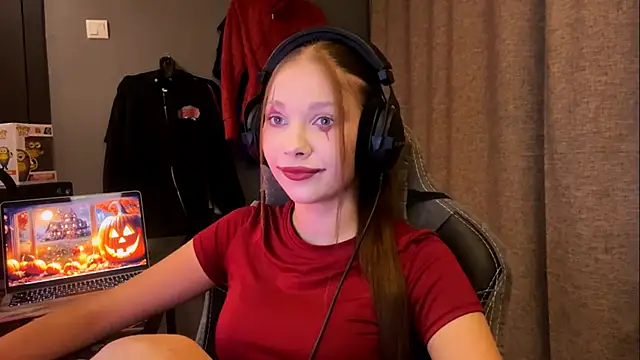 Snapshot of Softixq chatting on November 1, 1:24 pm Softixq online show from November 1, 1:24 pm