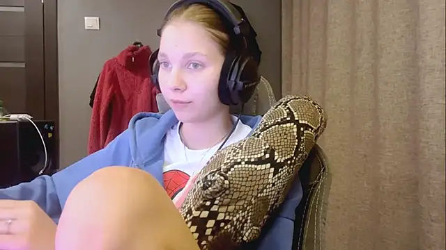 Snapshot of Softixq chatting on November 4, 4:17 pm Softixq online show from November 4, 4:17 pm