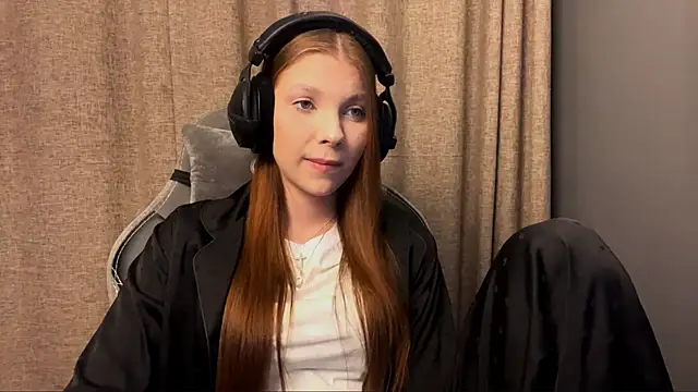 Snapshot of Softixq chatting on November 7, 4:07 pm Softixq online show from November 7, 4:07 pm