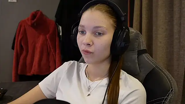 Snapshot of Softixq chatting on November 13, 3:55 pm Softixq online show from November 13, 3:55 pm