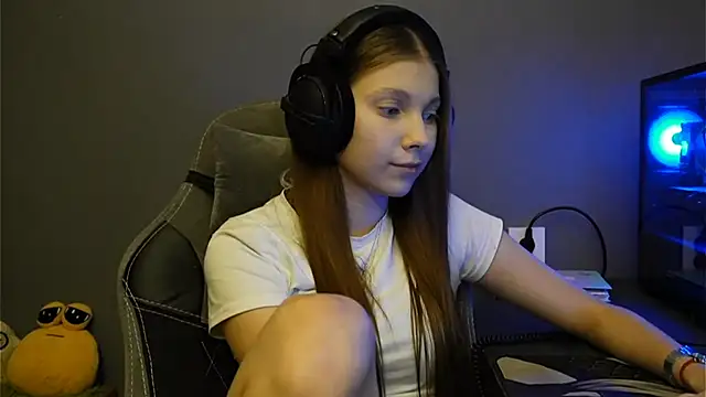 Snapshot of Softixq chatting on December 2, 2:23 pm Softixq online show from December 2, 2:23 pm