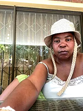 Snapshot of SweetCandy84 chatting on December 20, 11:28 am SweetCandy84 online show from December 20, 11:28 am