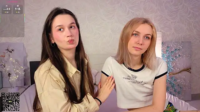 Snapshot of betweenUse chatting on November 26, 3:29 am betweenUse online show from November 26, 3:29 am