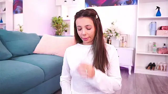 Snapshot of Aisha_Bee chatting on November 28, 10:07 am Aisha Bee online show from November 28, 10:07 am