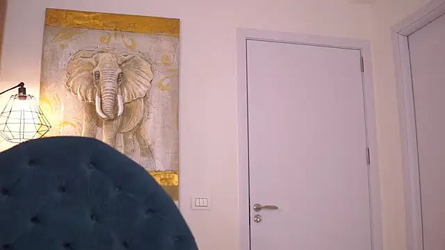 Aisha Bee online show from March 12, 9:37 am