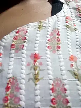 Snapshot of ritu_jaan1 chatting on November 1, 3:58 pm ritu jaan1 online show from November 1, 3:58 pm