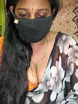 Snapshot of sivashree chatting on June 14, 3:52 am sivashree online show from June 14, 3:52 am