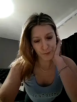 Snapshot of Katyfoxie chatting on November 1, 10:12 pm Katyfoxie online show from November 1, 10:12 pm