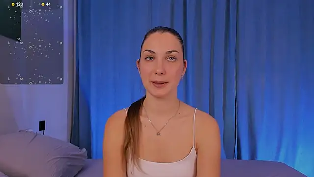 Snapshot of Kandeess chatting on October 31, 2:18 pm Kandeess online show from October 31, 2:18 pm