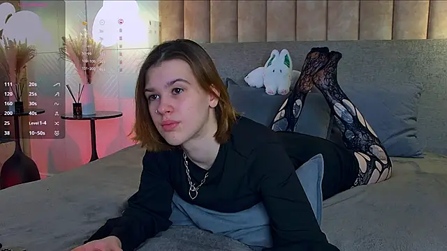 LoraPuffs online show from November 24, 4:29 pm