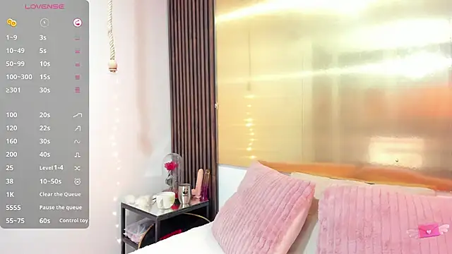 Snapshot of LunaaMorena chatting on November 22, 1:32 pm LunaaMorena online show from November 22, 1:32 pm