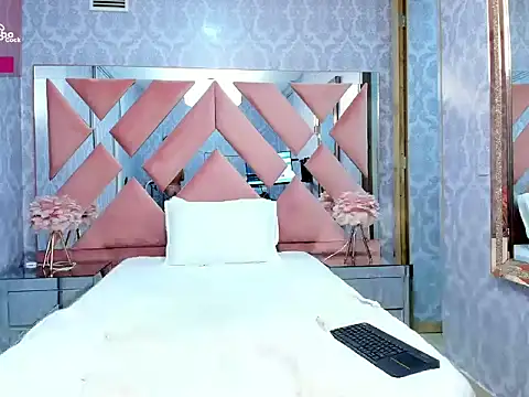 Snapshot of milkybaby_ chatting on October 27, 6:01 pm milkybaby online show from October 27, 6:01 pm