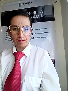 Snapshot of Valentina--1 chatting on December 2, 11:59 am Valentina--1 online show from December 2, 11:59 am