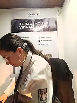 Snapshot of Valentina--1 chatting on June 18, 10:09 am Valentina--1 online show from June 18, 10:09 am