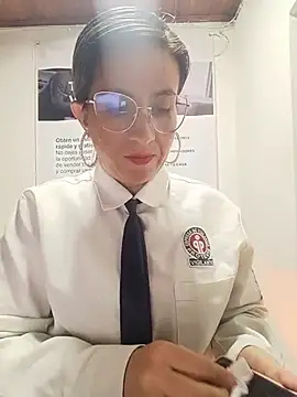 Snapshot of Valentina--1 chatting on June 19, 10:19 am Valentina--1 online show from June 19, 10:19 am