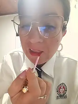 Snapshot of Valentina--1 chatting on July 6, 10:45 am Valentina--1 online show from July 6, 10:45 am