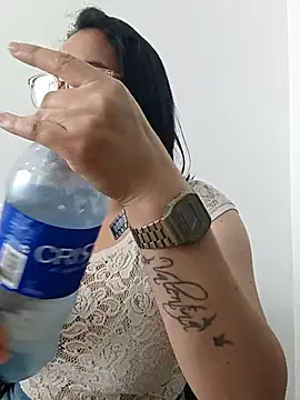 Snapshot of Caroline-17 chatting on November 4, 5:45 pm Caroline-17 online show from November 4, 5:45 pm