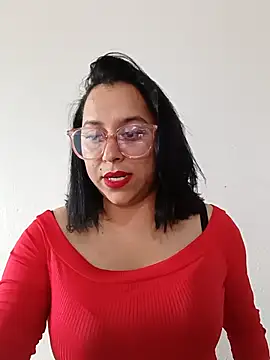 Snapshot of Caroline-17 chatting on November 24, 6:07 pm Caroline-17 online show from November 24, 6:07 pm