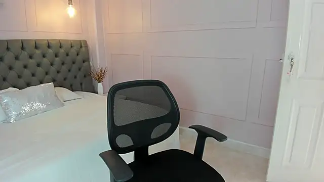 Snapshot of tall_hotgirl chatting on November 14, 6:17 pm tall hotgirl online show from November 14, 6:17 pm