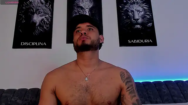 Snapshot of AUSTINN_TORRES chatting on May 28, 4:21 am AUSTINN TORRES online show from May 28, 4:21 am