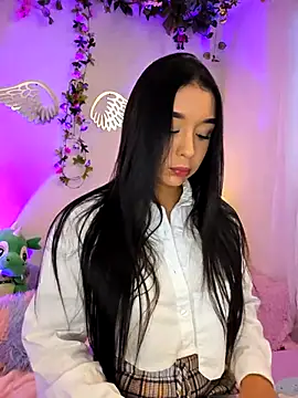 ISA NIXON online show from November 25, 5:57 pm