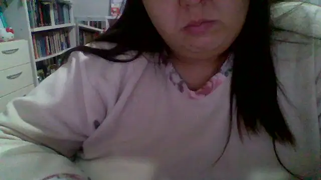 Snapshot of crazzyanne chatting on May 19, 2:40 am crazzyanne online show from May 19, 2:40 am