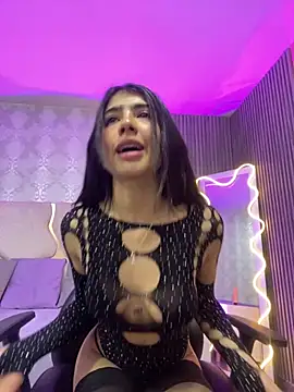 MAIILY TAY online show from November 13, 12:15 pm