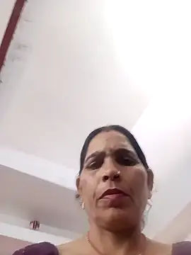 Snapshot of Indiangueen chatting on November 2, 5:54 am Indiangueen online show from November 2, 5:54 am