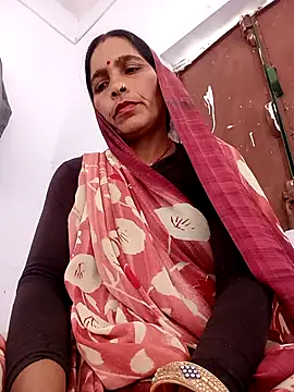 Snapshot of Indiangueen chatting on December 4, 8:23 am Indiangueen online show from December 4, 8:23 am