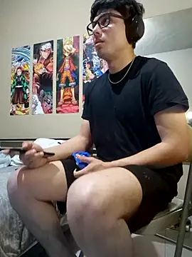 Snapshot of Ais_B10 chatting on November 6, 3:18 am Ais B10 online show from November 6, 3:18 am