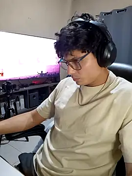 Snapshot of Ais_B10 chatting on November 23, 2:22 am Ais B10 online show from November 23, 2:22 am